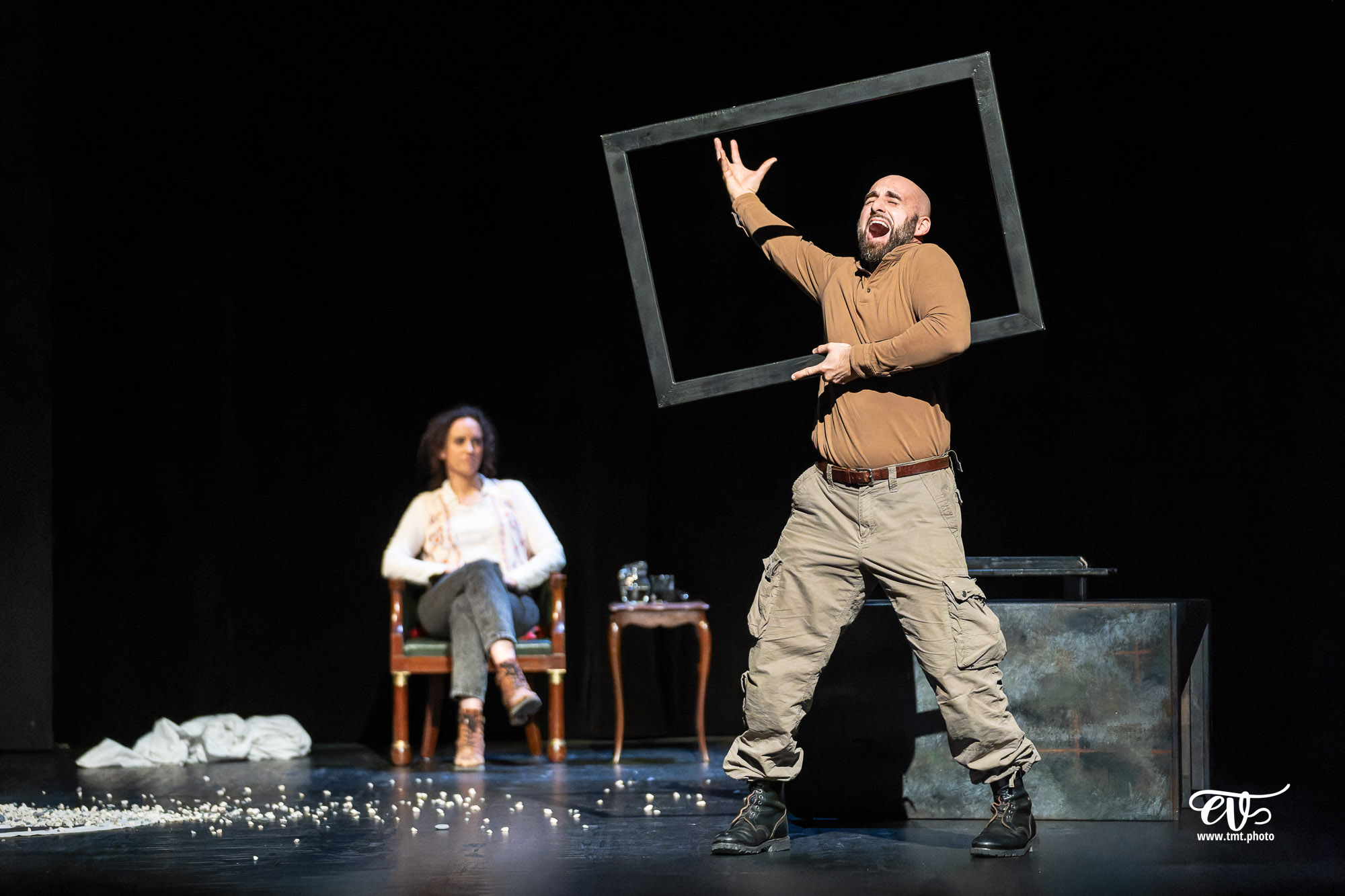 FEMME NON RÉ-ÉDUCABLE (CHOUETTE COMPAGNIE)